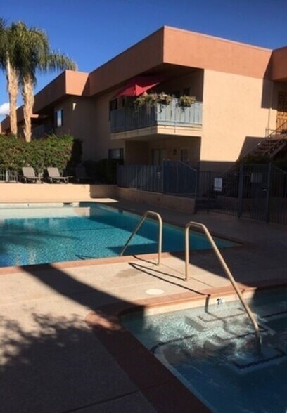 Building Photo - 400 N Sunrise Way