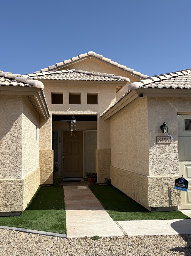 Building Photo - 8456 W Cherry Hills Dr