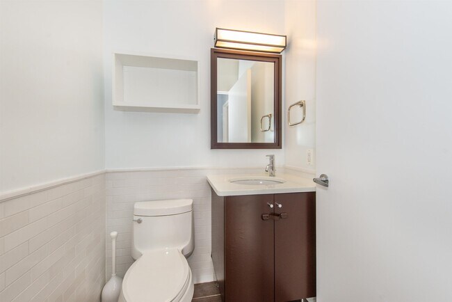 Building Photo - 232 Pavonia Ave