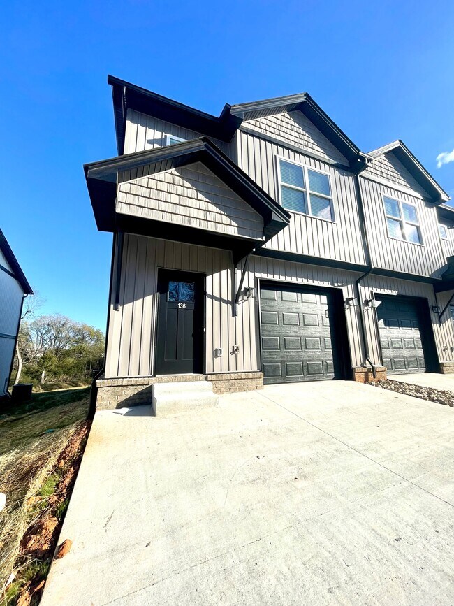 Primary Photo - 132 Independence Ln