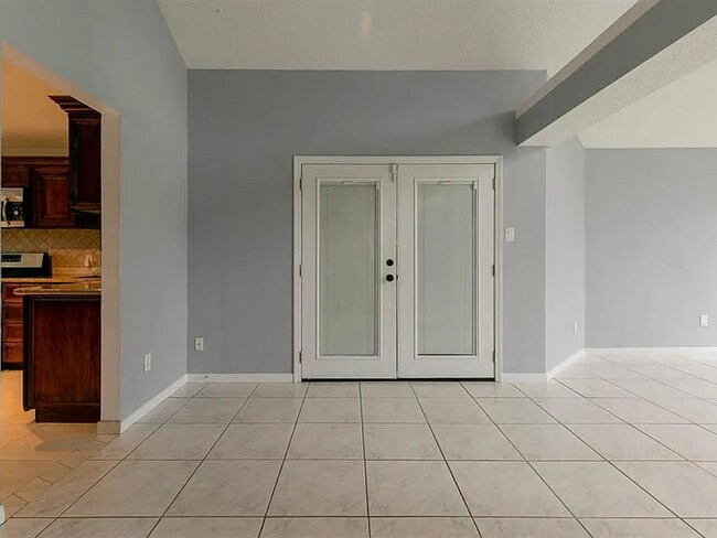 Building Photo - 2103 Whirlaway Dr