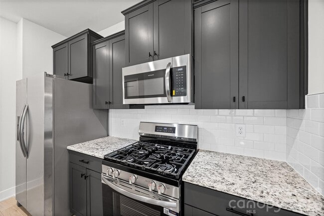 Building Photo - 720 Pinecone Dr