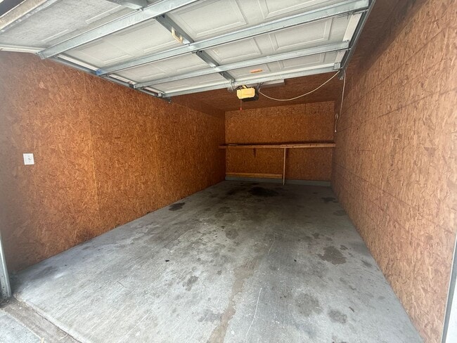 Building Photo - 18557 Bridle Club Dr