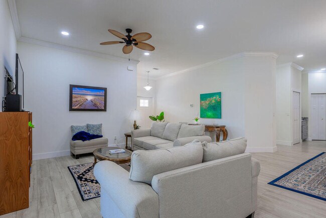 Building Photo - 1155 SW Bent Pine Cove