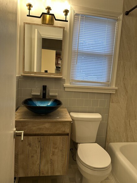 Second bathroom - 2317 Francine Rd