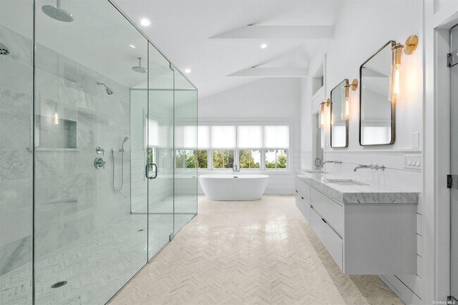 Building Photo - 81 Skimhampton Rd