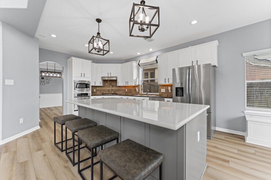 Building Photo - 13402 Great Creek Dr