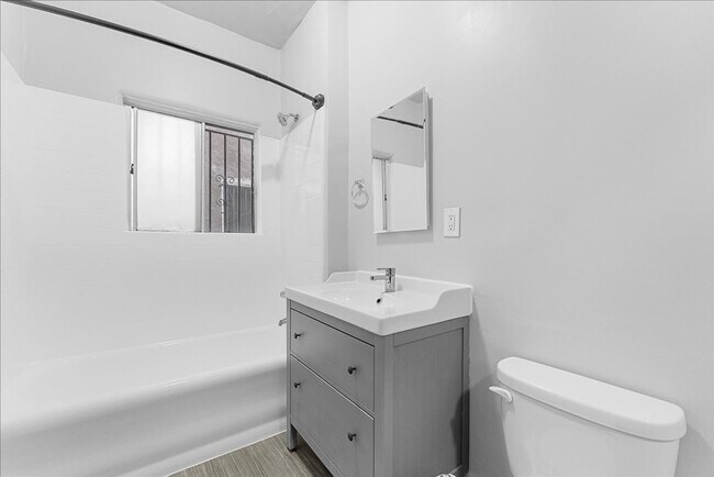 Building Photo - 118 N Westmoreland Ave