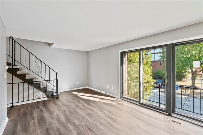 Building Photo - 238 Woodbridge Dr