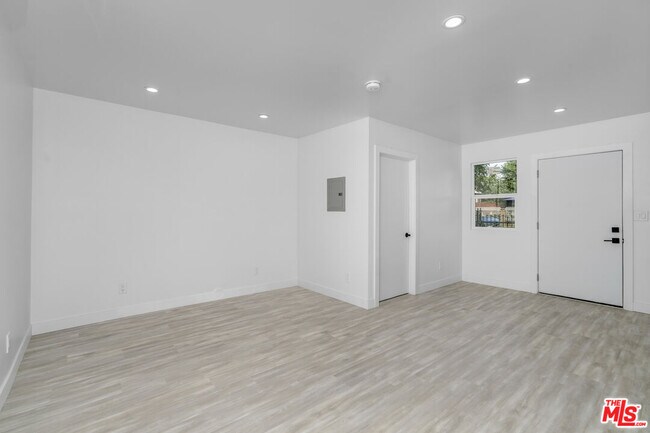Building Photo - 2448 Boulder St