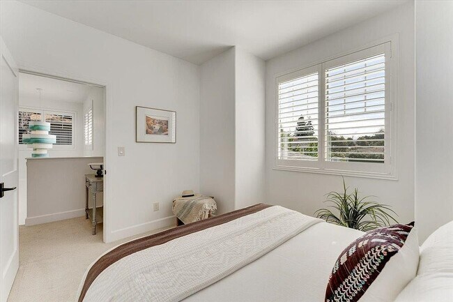 Building Photo - 513 Hill St