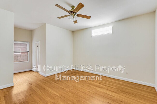 Building Photo - 7412 Marc Dr