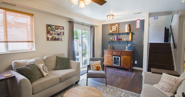 Building Photo - 1487 N Quincy Ave