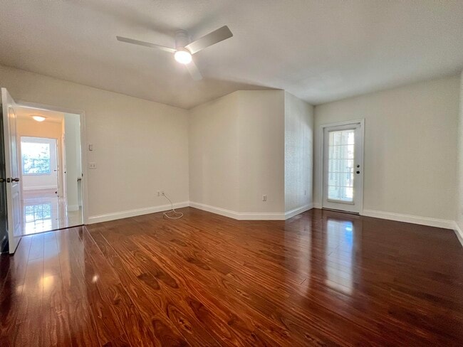 Building Photo - 1110 Belmont Pl