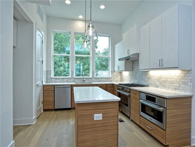 Building Photo - 3500 Harmon Ave