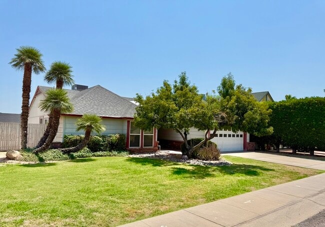 Primary Photo - Fabulous 3-Bedroom with Pool!!