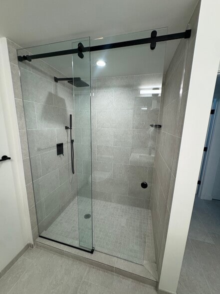 Building Photo - 3011 NW 18th Ter