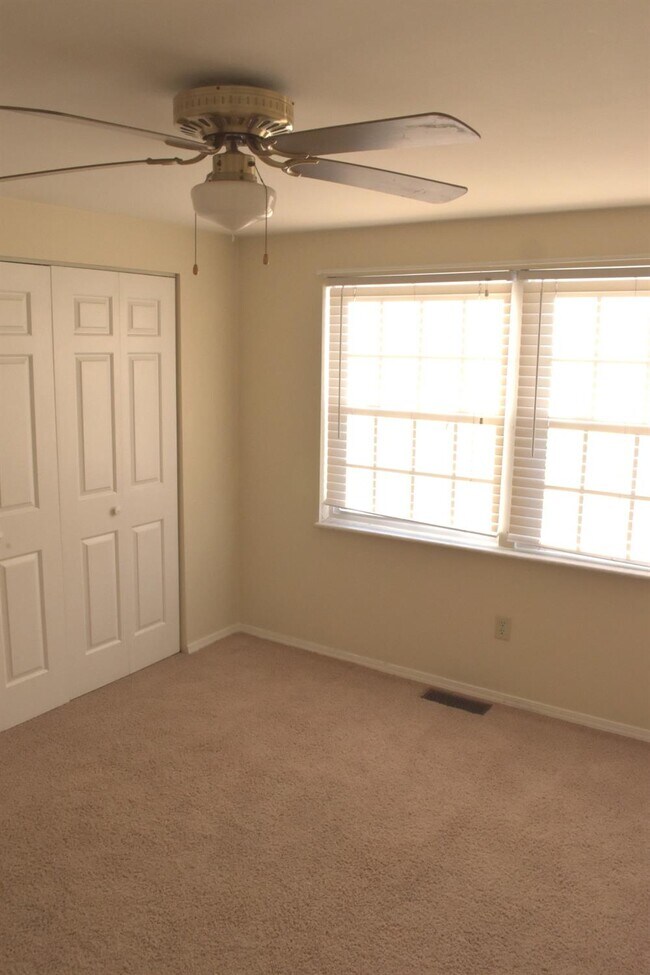 Building Photo - 2753 N Harbor Dr