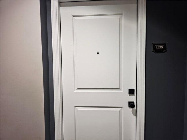 Building Photo - 870 Mayson Turner Rd NW