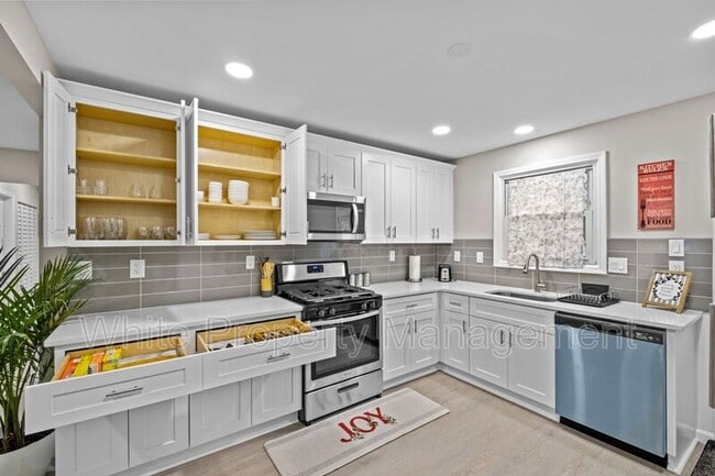 Building Photo - 2620 Englehardt St