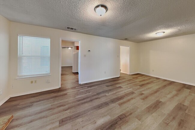 Building Photo - 3405 Republic Dr