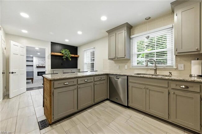 Building Photo - 707 Lipton Dr