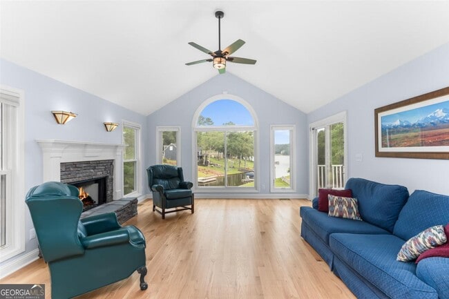 Building Photo - 1060 Old Rock Rd