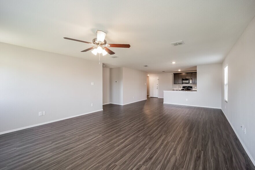 Building Photo - 1617 Westfall Dr