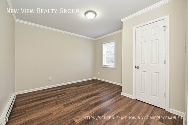 Building Photo - 302 E Hudson St