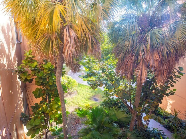 Building Photo - 9400 W Flagler St