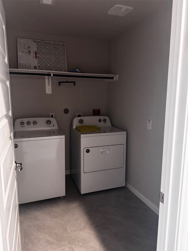 Building Photo - 5515 Russett Bay Ct