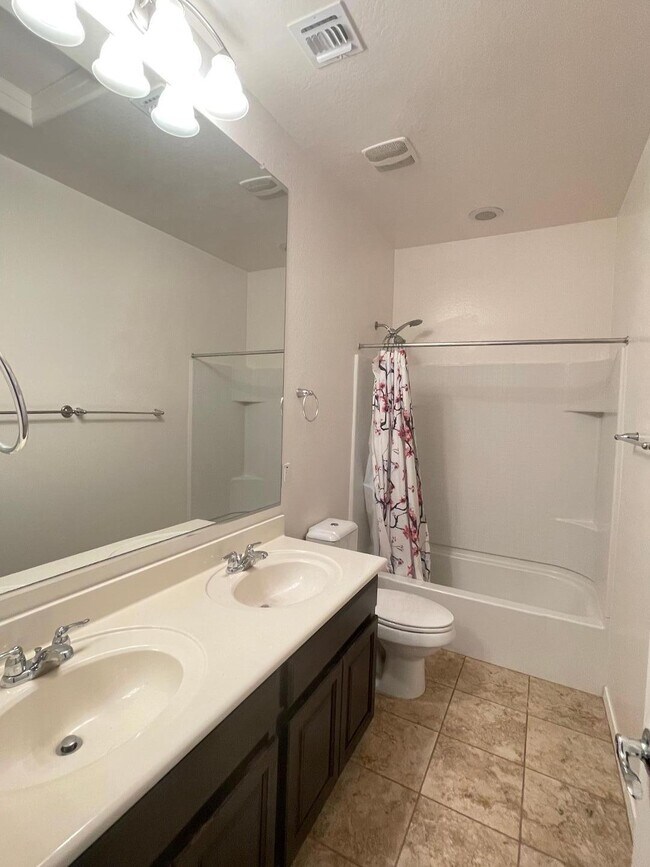 Building Photo - 1449 E Lovebird Ln