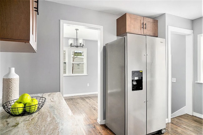 Building Photo - Rehabbed Home Im West Glen Park