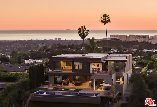 Building Photo - 1030 Somera Rd