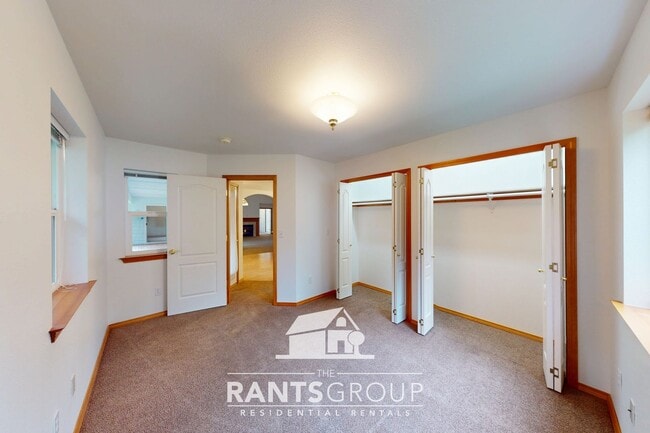 Building Photo - Spacious 3-Bed / 2-Bath Home on 2.5 Private Acres – Cooper Point