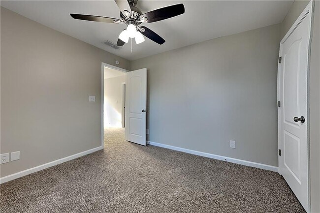 Building Photo - 755 Willowwind Dr