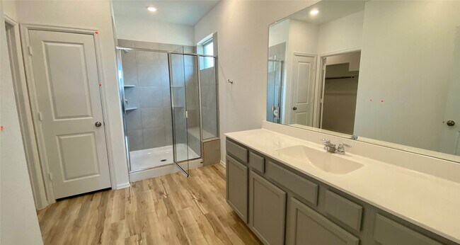 Building Photo - 26610 Daylily Grove St