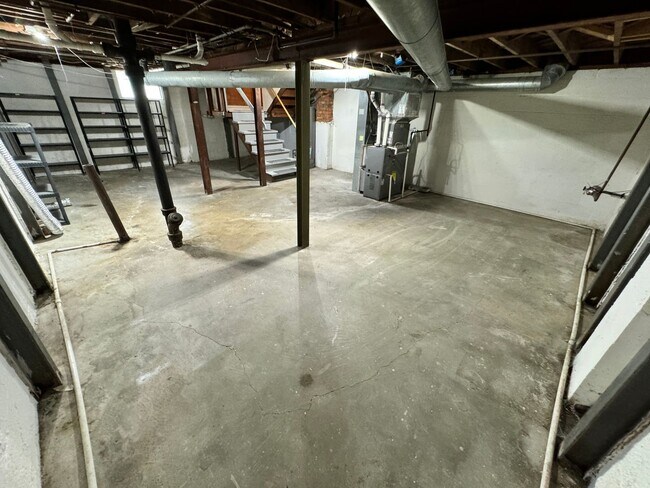 Building Photo - m1545-1547 W 7th Ave
