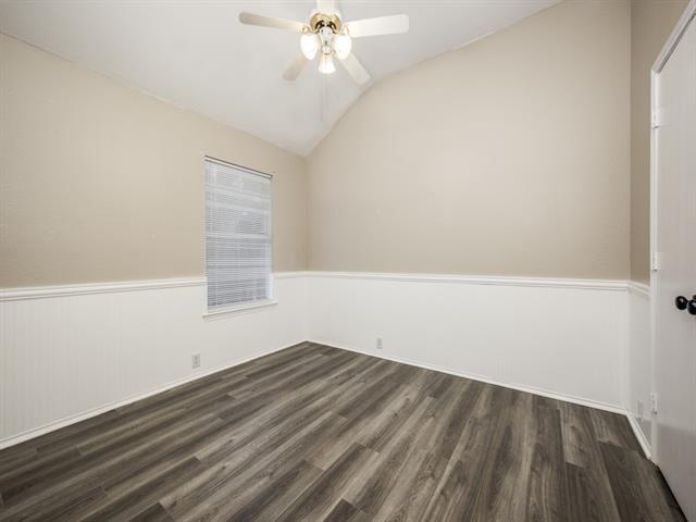 Building Photo - 734 Winding Oak Bend