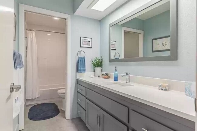 Building Photo - 861 Lake Terrace Cir