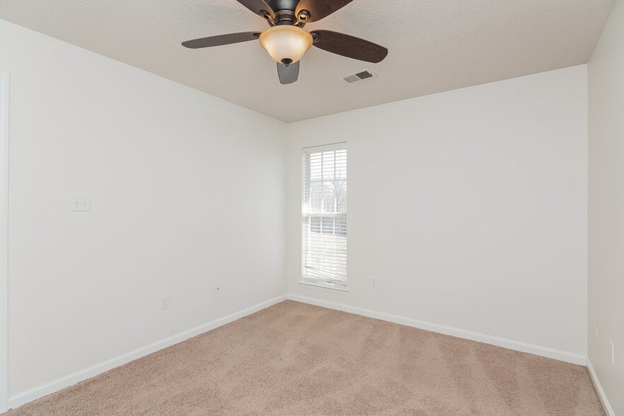 Building Photo - 1820 Mary Payton Cove