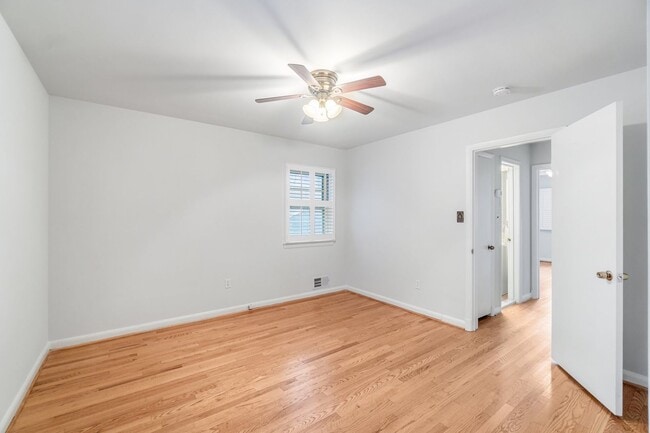 Building Photo - Charming 4BR/2BA Home for Rent in McLean!