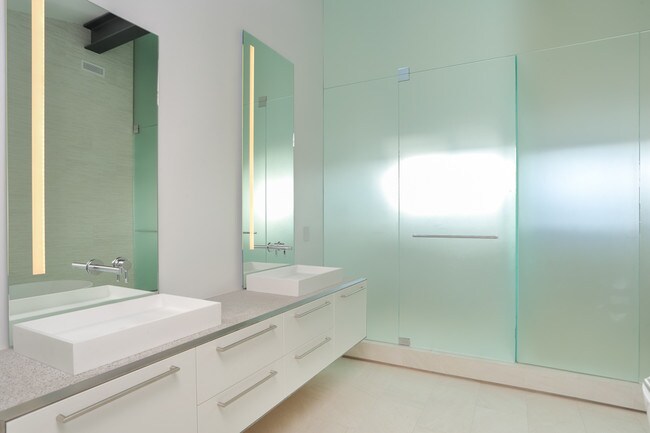 Building Photo - 3660 Inglewood Blvd