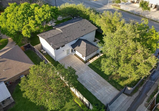 Building Photo - 7986 Briaridge Rd