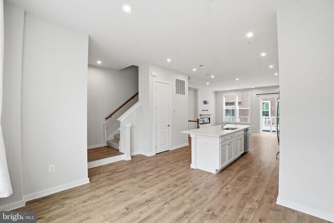 Building Photo - 8178 Red Hook St