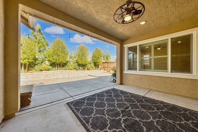 Building Photo - Folsom Ranch Gem – Newer 3BR Single-Story ...