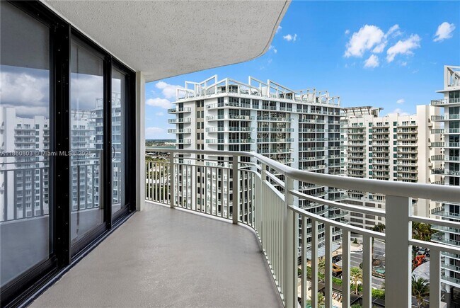 Building Photo - 3000 N Ocean Dr