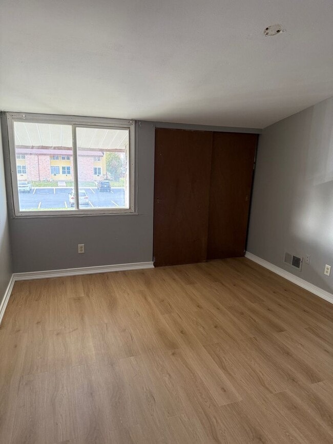 Building Photo - 3 Bed/1.5 Bath Condo for Rent!!