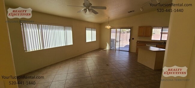 Building Photo - Starr Pass Shadows 4 bedrooms and 2 bathrooms