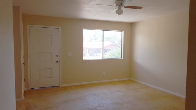 Building Photo - 890 Palo Verde Dr